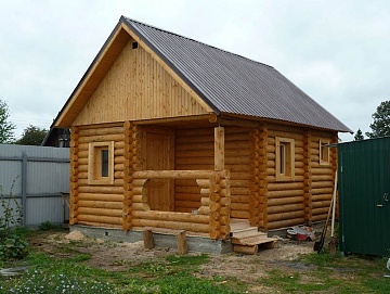 Дом 4×4 м в чашу, 16 м² Дом 4×4 м в чашу, 16 м²